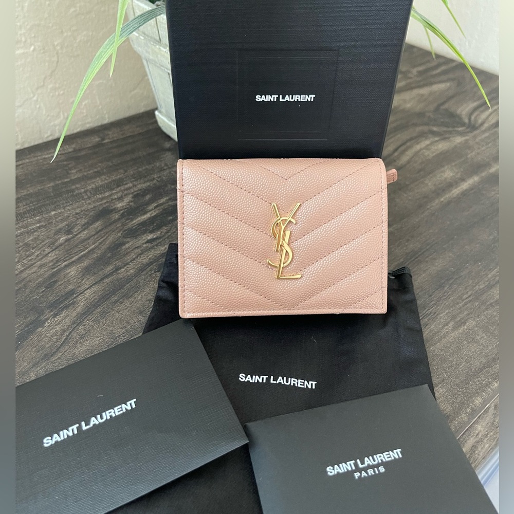 Ysl wallet 💕